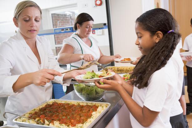 C'est une première en Île-de-France : une cantine passe au 100 % bio et  local